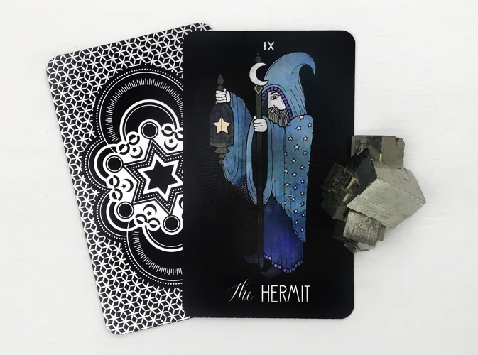 Kuinka Käyttää Erakko Tarot-Korttia